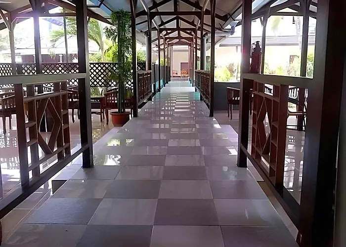 Puri Indah Hotel